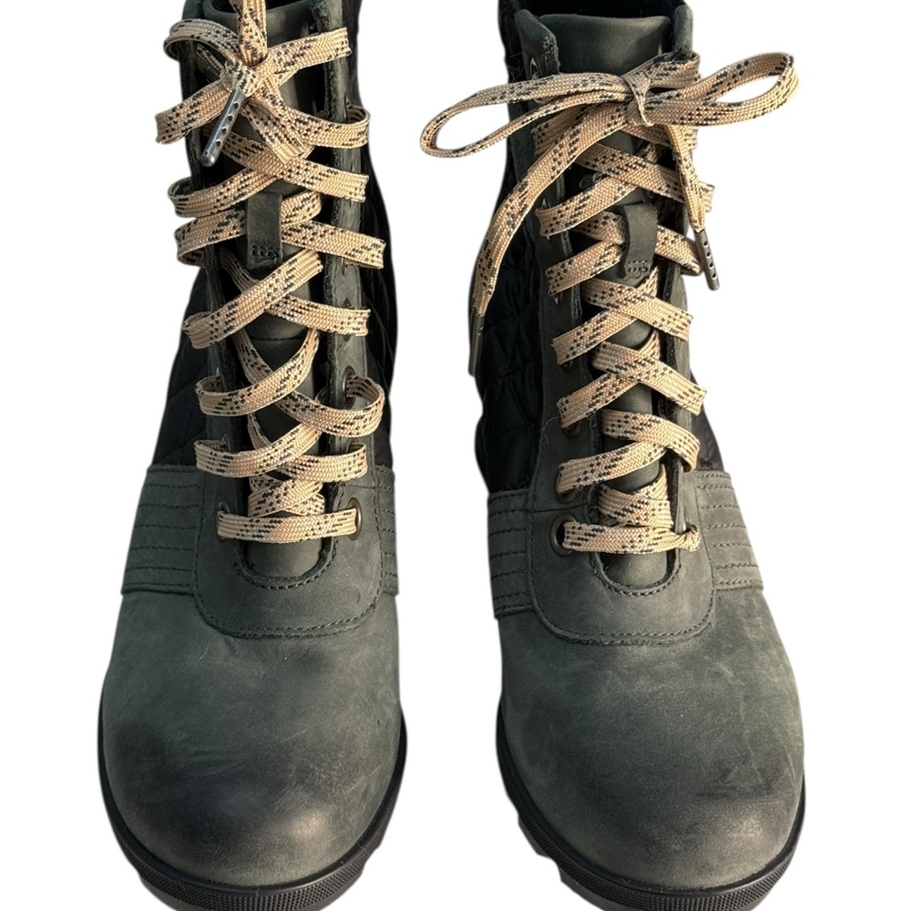 Sorel Dark Slate Combat Boots with Rugged Design EUC LIKE NEW